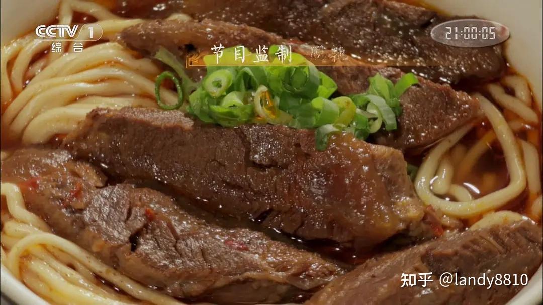 闭俗情侣与玩咖辣妹剧照3
